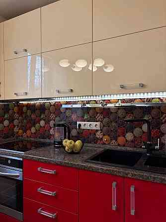 Сдается трехкомнатная квартира в Буденовском районе, микрорайон Донской, ориентирСпорт Макс. Донецк