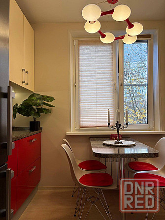 Сдается трехкомнатная квартира в Буденовском районе, микрорайон Донской, ориентирСпорт Макс. Донецк - изображение 2