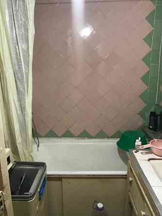 Продам 2ком крупногабаритная ул Бирюзова с большой кухней и раздельные комнаты с мебелью Донецк