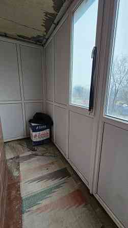 Продам 2 ком.квартиру кв. Якира 2 эт . Луганск