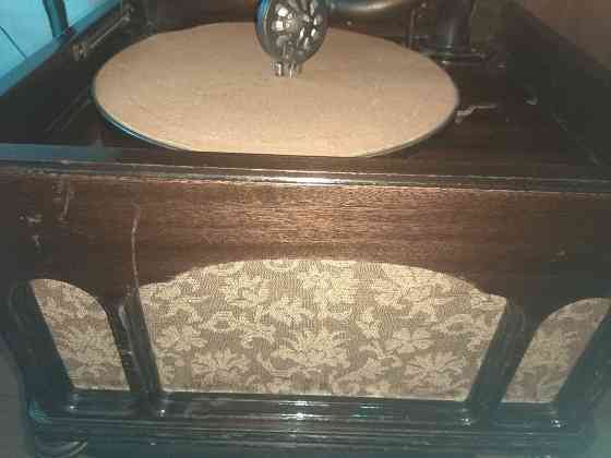 Патефон Victor Talking Machine Company с запасными иглами Макеевка