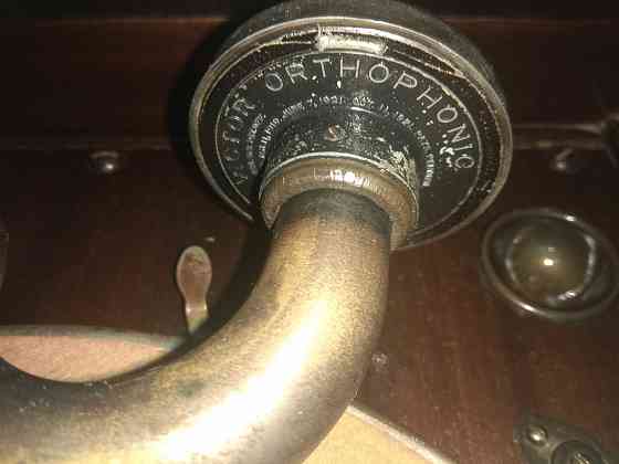 Патефон Victor Talking Machine Company с запасными иглами Макеевка