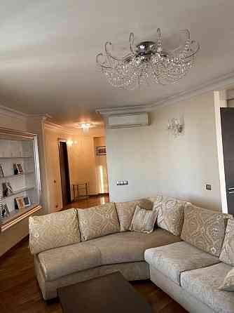 Сдаю трехкомнатную квартиру в Куйбышевском районе по проспекту Панфилова. Донецк