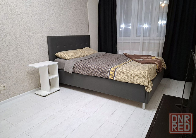 Сдается шикарная однокомнатная квартира в Ворошиловском районе Донецка рядом с Филармонией. Донецк - изображение 4