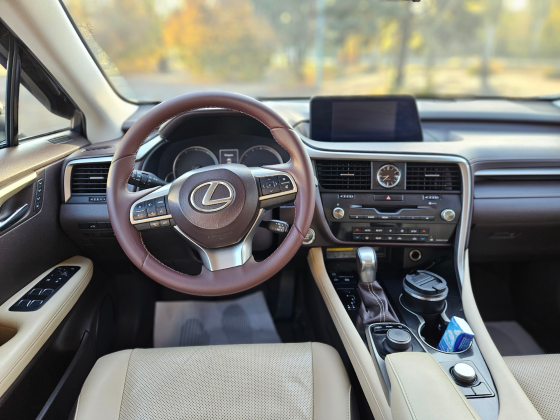 Lexus RX 2017 год Официальный без дтп 2.0 турбо бензин коробка обычный автомат Донецк