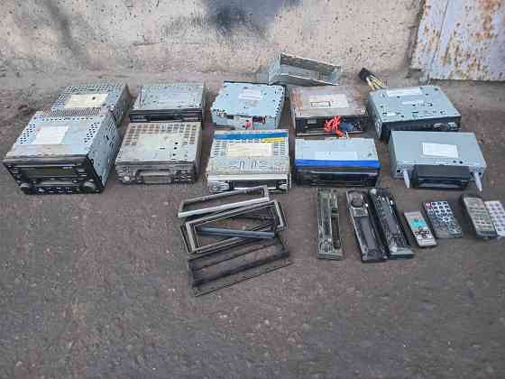 Продаю старые магнитофоны по бросовым ценам Донецк