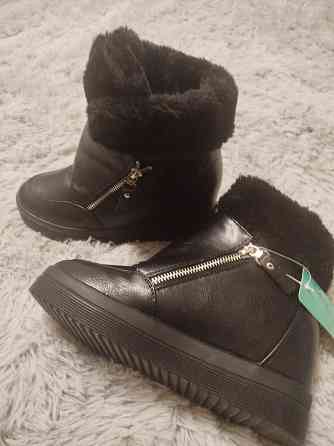 Продам новые зимние сапожки Донецк
