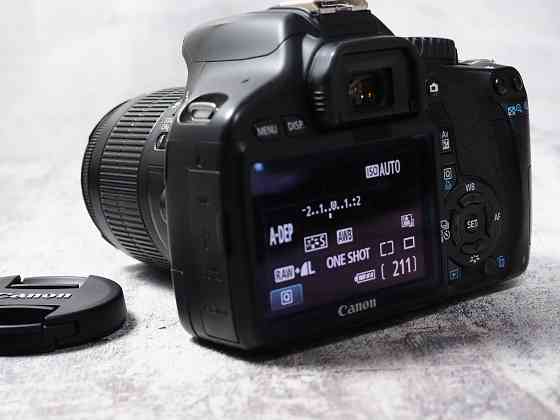 Зеркалка Canon EOS 550D kit 18 55 is + вспышка Макеевка