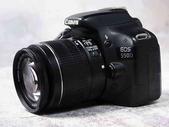 Зеркалка Canon EOS 550D kit 18 55 is + вспышка Макеевка