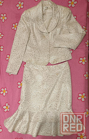 Продам белый белорусский женский костюм Макеевка - изображение 1