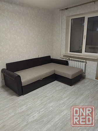 Сдам в аренду светлую однокомнатную квартиру в Калининском районе, по проспекту Ильича Донецк - изображение 1