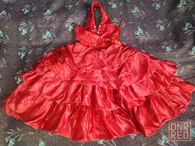Продаю нарядное платье на девочку 5-6 лет Макеевка - изображение 1