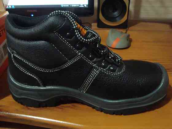 Продам новые ботинки Донецк