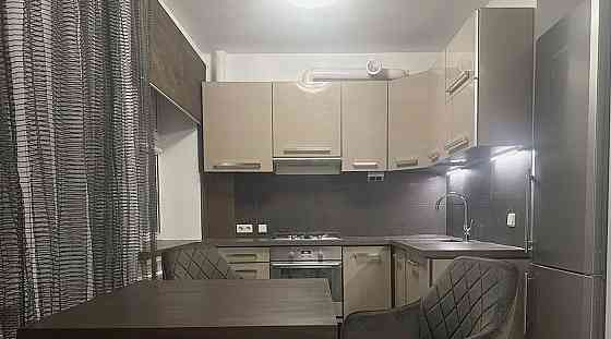 Сдается очень уютная и ухоженная двухкомнатная квартира в Ворошиловском районе на Филармонии. Донецк