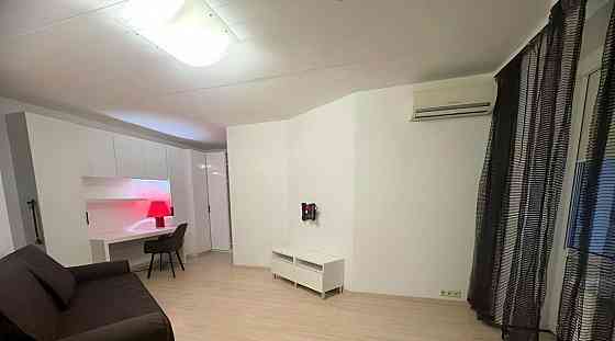 Сдается очень уютная и ухоженная двухкомнатная квартира в Ворошиловском районе на Филармонии. Донецк