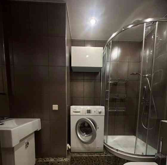 Сдается очень уютная и ухоженная двухкомнатная квартира в Ворошиловском районе на Филармонии. Донецк