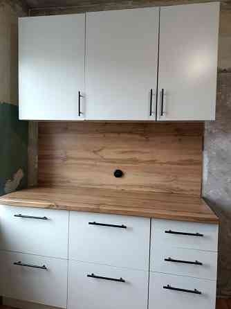 Кухонная мебель, белого цвета в очень хорошем состоянии Донецк