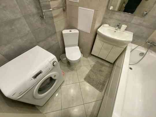 Сдаю однокомнатную квартиру 34.0 м² этаж 3/5 город Донецк. Калининский район, проспект Ильича Донецк