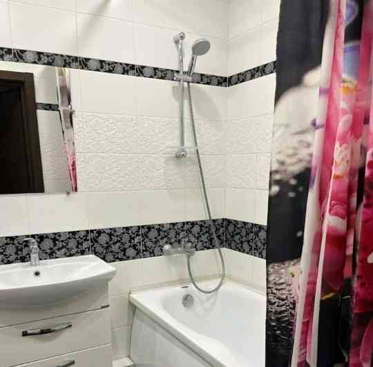 Сдаю двухкомнатную квартиру 64.0 м² этаж 5/10 город Донецк, Донецк