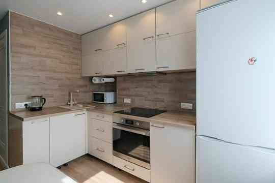 Сдаётся двухкомнатная квартира в Ворошиловском районе, по Гурова, Донецк