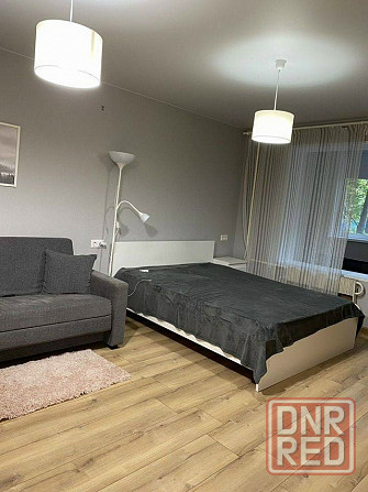 Сдается светлая и очень уютная однокомнатная квартира в Ворошиловском районе Донецк - изображение 2