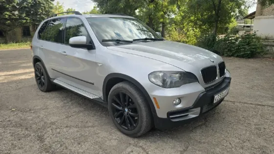 BMW X5 3.0 Красный Луч