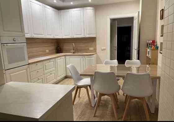 Квартира с хорошим ремонтом , на длительный срок , по договору, от полу года и дольше Донецк