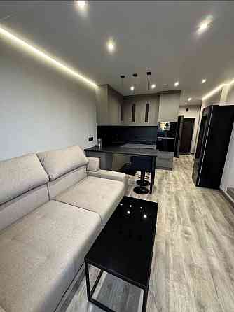 Сдается в аренда евродвушка с отличным ремонтом, полностью укопмлектованна бытовой техникой. Мариуполь