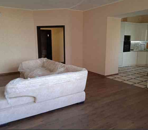 Продам отличную 150 кв м в новострое 3 к кв Звездочка Донецк