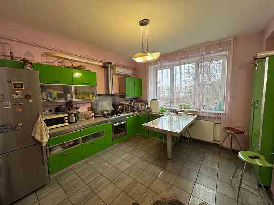 Продажа Квартиры в Доме Новострой (консьерж , видеонаблюдение )Лучшая Локация Донецка 147 Квадратов Донецк