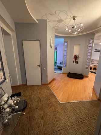 Продажа Квартиры в Доме Новострой (консьерж , видеонаблюдение )Лучшая Локация Донецка 147 Квадратов Донецк