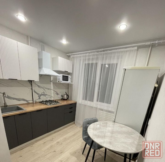 Сдаётся уютная, светлая однокомнатная квартира, Ворошиловский район, Школьный бульвар Донецк - изображение 1