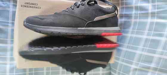 Продам замшевые осенние кроссовки 41 размера. Макеевка