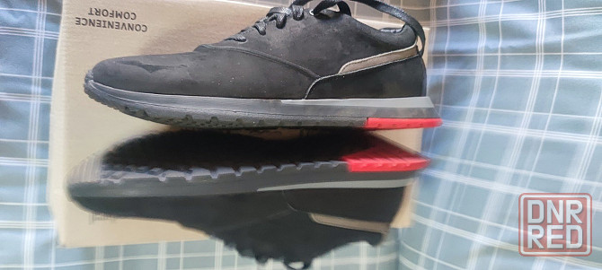 Продам замшевые осенние кроссовки 41 размера. Макеевка - изображение 3