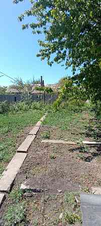 Продам 3-х комн квартиру на земле. Большой огород! Гараж. Удобства в доме. Донецк