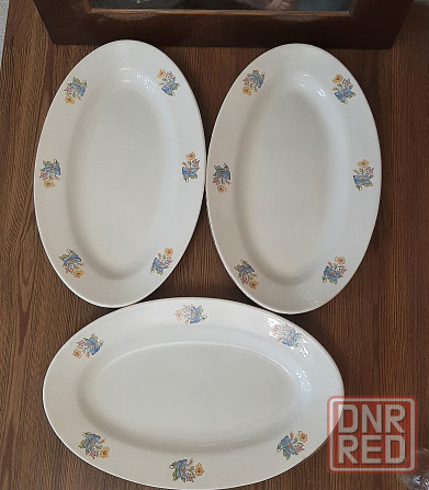 Блюдо сервировочное с лаконичным декором, фаянс, деколь, золочение, будянский фаянсовый завод Донецк - изображение 3