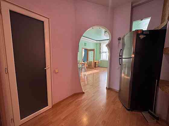 Продаётся просторная двухкомнатная квартира на ул. Челюскинцев Донецк