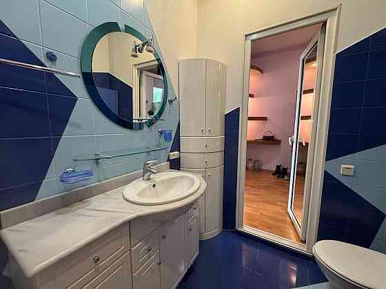 Продаётся просторная двухкомнатная квартира на ул. Челюскинцев Донецк