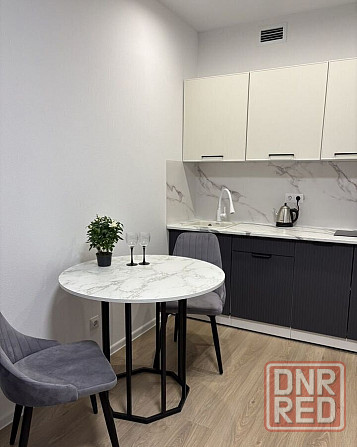 Сдаю студию в Ворошиловском районе напротив крытого рынка. Донецк - изображение 7