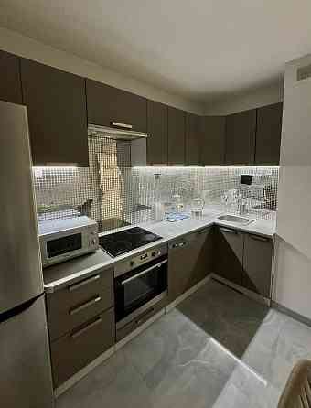 Сдается 2-комнатная квартира в Калининском районе, недалеко от Рынка, расположенная на 3 этаже. Донецк