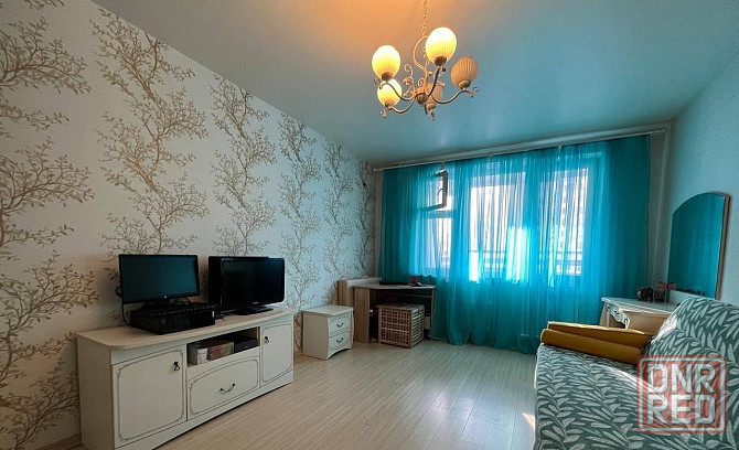 Сдается двухкомнатная квартира в центре Макеевки, ул. Донецкая, недалеко от пассажа. Макеевка - изображение 1