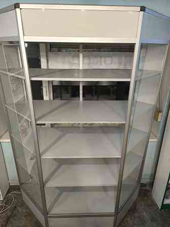 Стеклянная витрина стелаж с алюминиевым профилем Донецк