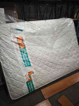 Продам кровать б/у с матрасом Макеевка