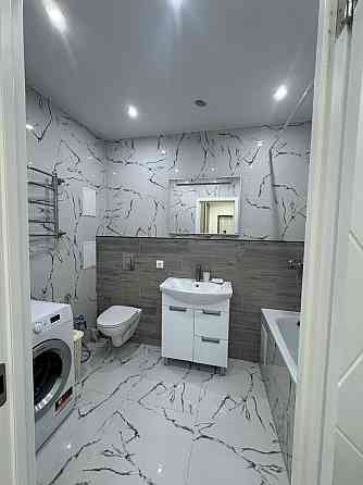 Сдам на длительный срок большую двухкомнатную квартиру 65м кв Донецк