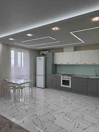 Сдам на длительный срок большую двухкомнатную квартиру 65м кв Донецк