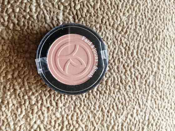 Лайнер Chanel, карандаш Mac, тени Cle de peau, Румяна Yves Rocher Донецк