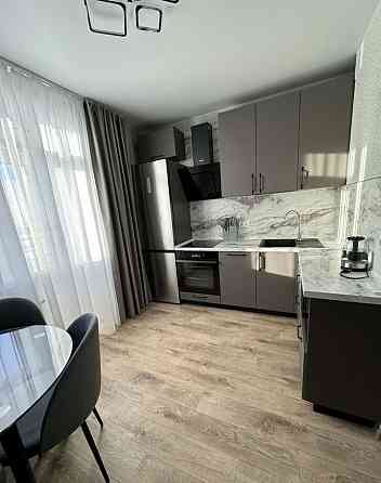 однокомнатная квартира ул.университетская(тц донецк сити) Донецк