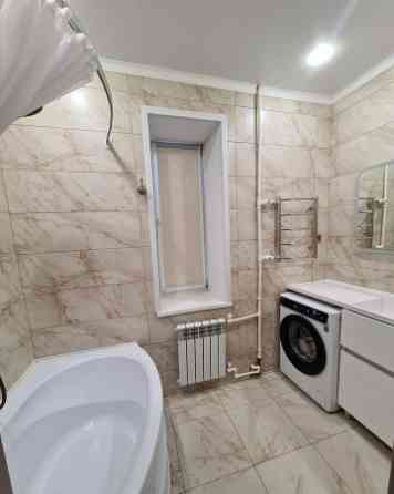 Сдается очень светлая и уютная двухкомнатная квартира в Калининском районе Донецка по адресу: улица Донецк