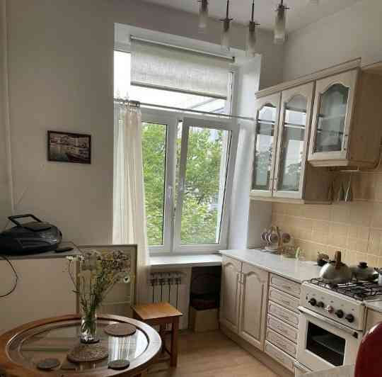 Сдаётся просторная двухкомнатная квартира на 52 м.кв. 2/5 дома Донецк