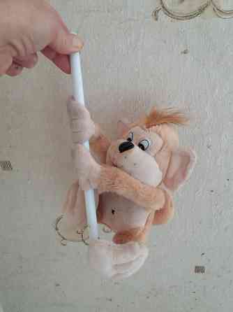 Продам игрушку обезьяна на шесте Донецк